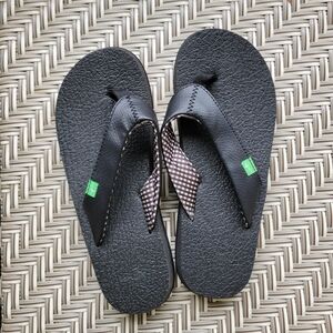Sanuk Black Flip Flops Size 6
